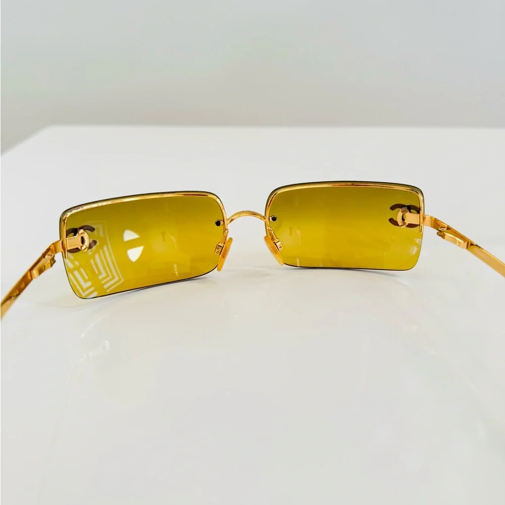 RARE ✨Authentic Vintage Chanel rimless gold sunglasses